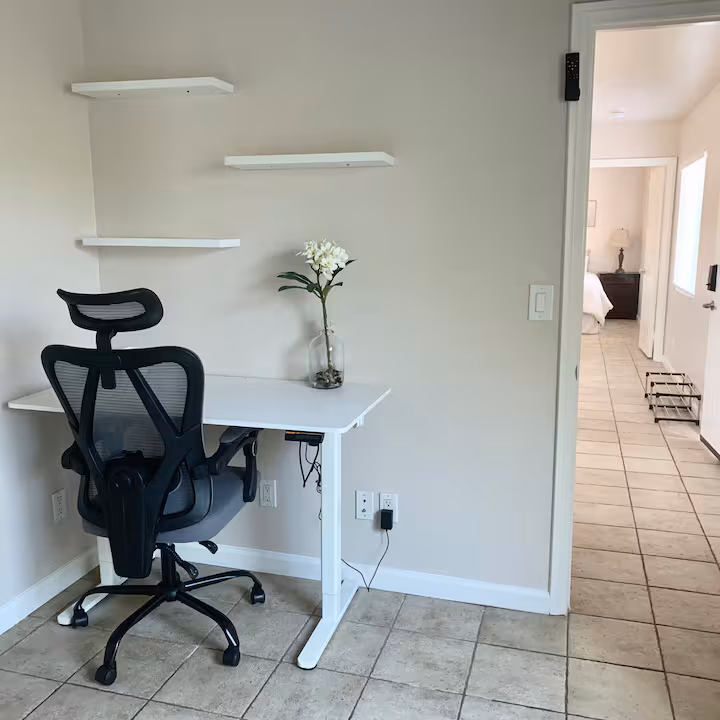 Second bedroom details